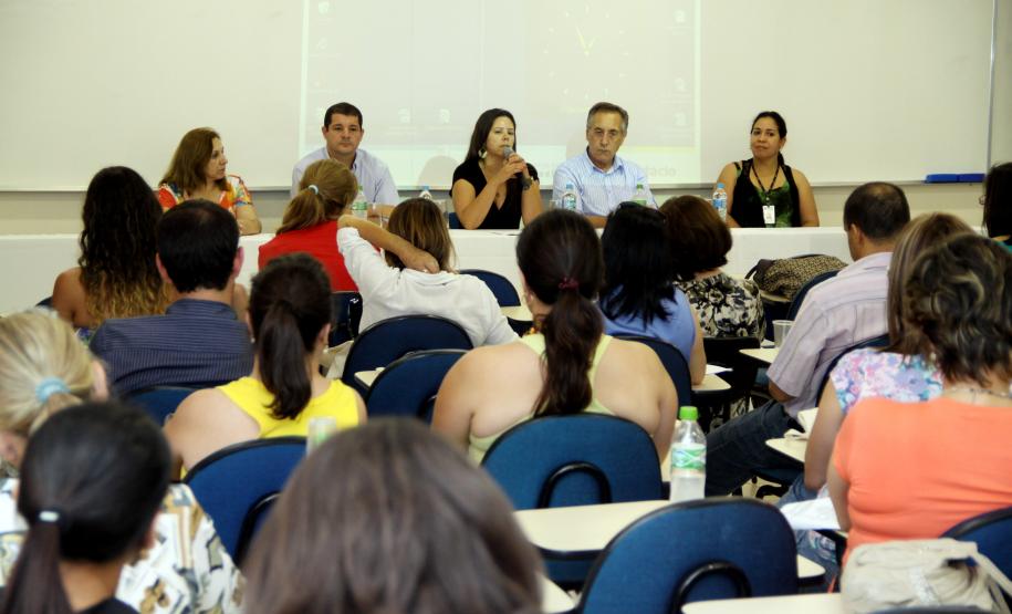 A última etapa do Seminário Capacitação de Combate ao Trabalho Infantil promovido pela Secretaria da Família e Desenvolvimento Social (Seds) iniciou nesta quarta-feira (05), em Curitiba. O evento que já foi realizado em Foz do Iguaçu e Londrina acontece até sexta-feira (07) e está abordando as recomendações do plano regional para prevenção e erradicação do trabalho infantil com municípios.Foto: Ricardo Marajó/SEDS