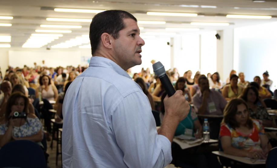 A última etapa do Seminário Capacitação de Combate ao Trabalho Infantil promovido pela Secretaria da Família e Desenvolvimento Social (Seds) iniciou nesta quarta-feira (05), em Curitiba. O evento que já foi realizado em Foz do Iguaçu e Londrina acontece até sexta-feira (07) e está abordando as recomendações do plano regional para prevenção e erradicação do trabalho infantil com municípios.Foto: Ricardo Marajó/SEDS