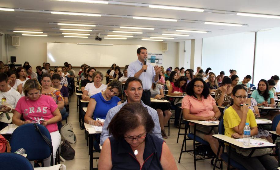 A última etapa do Seminário Capacitação de Combate ao Trabalho Infantil promovido pela Secretaria da Família e Desenvolvimento Social (Seds) iniciou nesta quarta-feira (05), em Curitiba. O evento que já foi realizado em Foz do Iguaçu e Londrina acontece até sexta-feira (07) e está abordando as recomendações do plano regional para prevenção e erradicação do trabalho infantil com municípios.Foto: Ricardo Marajó/SEDS