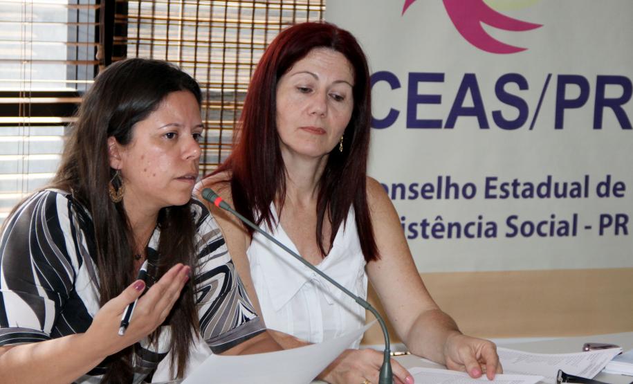 Aprovado nesta sexta-feira (07) a criação do Piso Paranaense de Assistência Social (PPAS). O anuncio aconteceu a última plenária do Conselho Estadual de Assistência Social (Ceas) de 2012, órgão deliberativo ligado à Secretaria da Família e Desenvolvimento Social (Seds). A iniciativa vai permitir que no próximo ano seja destinado R$ 6,4 milhões para 86 pequenos municípios com até 20 mil habitantes.Foto:Ricardo Marajó/SEDS