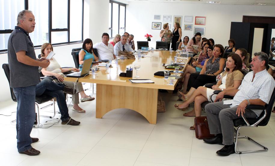 A secretária da Familia e Desenvolvimento Social, Fernanda Richa, se reúne com os chefes dos Escritórios Regionais.Foto:Rogério Machado/SEDS
