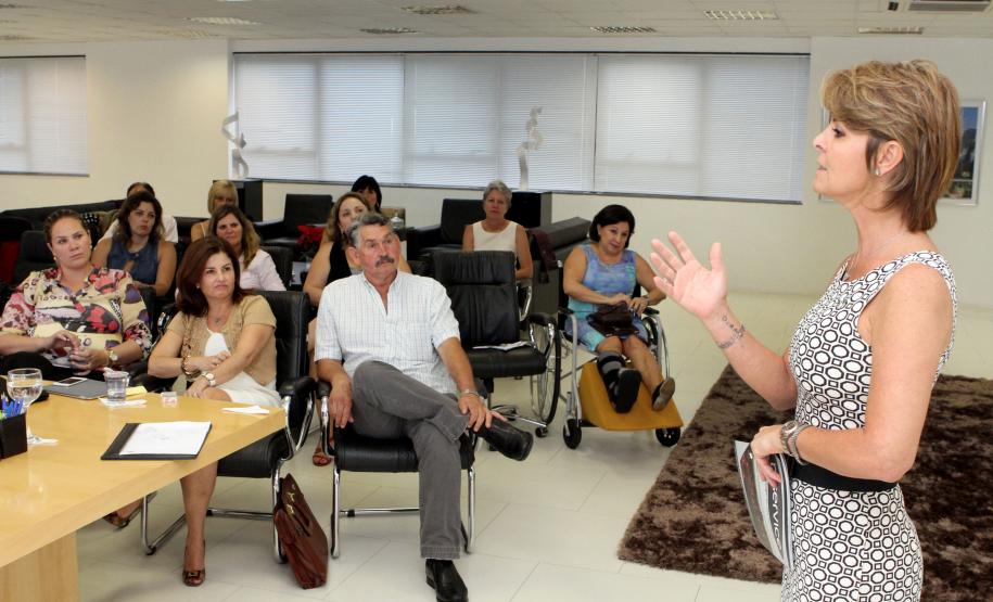 A secretária da Familia e Desenvolvimento Social, Fernanda Richa, se reúne com os chefes dos Escritórios Regionais.Foto:Rogério Machado/SEDS