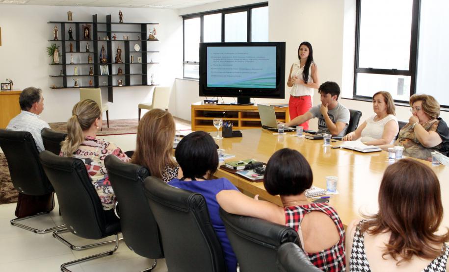 A secretária da Familia e Desenvolvimento Social, Fernanda Richa, se reúne com os chefes dos Escritórios Regionais.Foto:Rogério Machado/SEDS