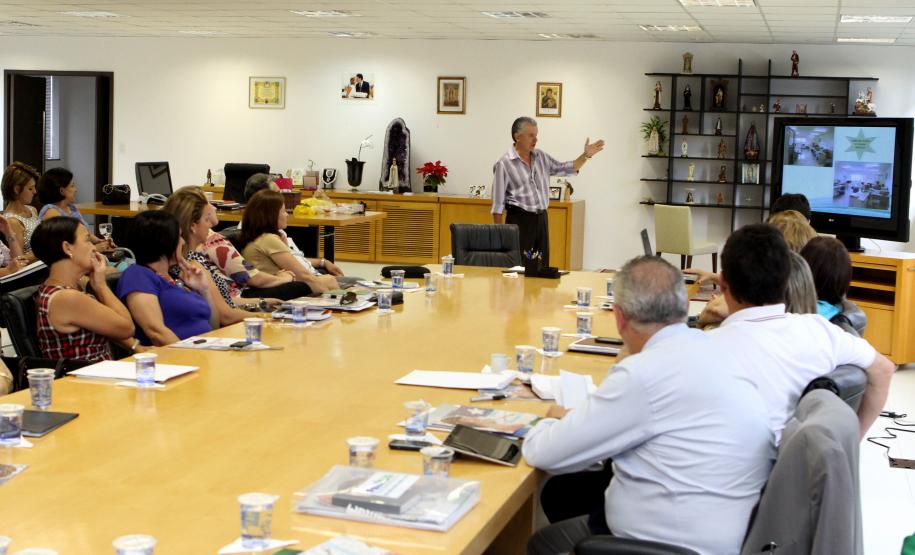 A secretária da Familia e Desenvolvimento Social, Fernanda Richa, se reúne com os chefes dos Escritórios Regionais.Foto:Rogério Machado/SEDS
