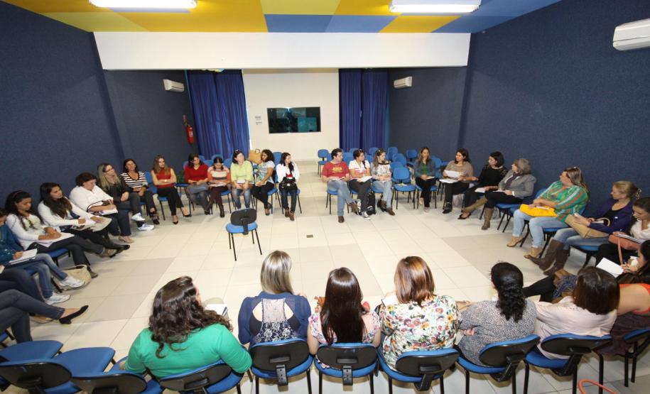 PONTA GROSSA: Equipe da Seds participa de evento de reativação do Fórum de Assistência Social A equipe do escritório regional de Ponta Grossa da Secretaria da Família e Desenvolvimento Social (Seds) participou nesta terça-feira (6) de uma reunião para reativação do Fórum de Assistência Social dos Campos Gerais.Foto: Divulgação Prefeitura de Castro