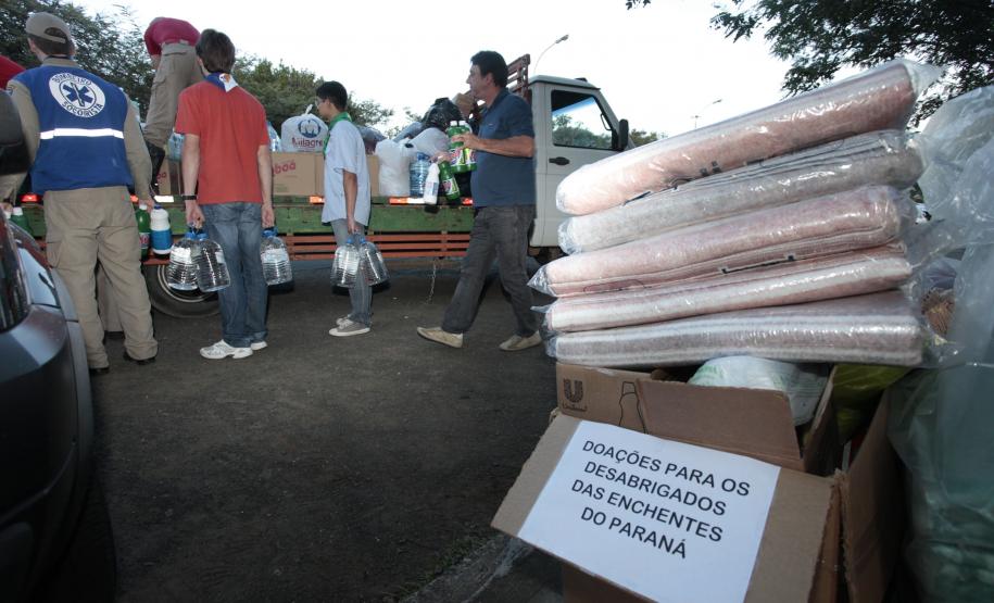 O Governo do Paraná, por meio da Secretaria da Família e Desenvolvimento Social e Defesa Civil, e o Provopar mantém atendimento às vítimas das chuvas.Foto: Divulgação