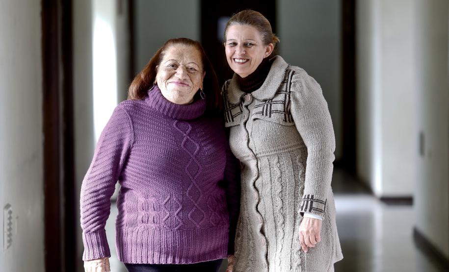 Dia do Assistente Social é comemorado nesta sexta-feira As assistentes sociais Maria Irene Schemes e Deizy Russi trabalham no Centro de Referência e Atendimento à Mulher em Situação de Violência, em Curitiba.
Foto – Rogério Machado