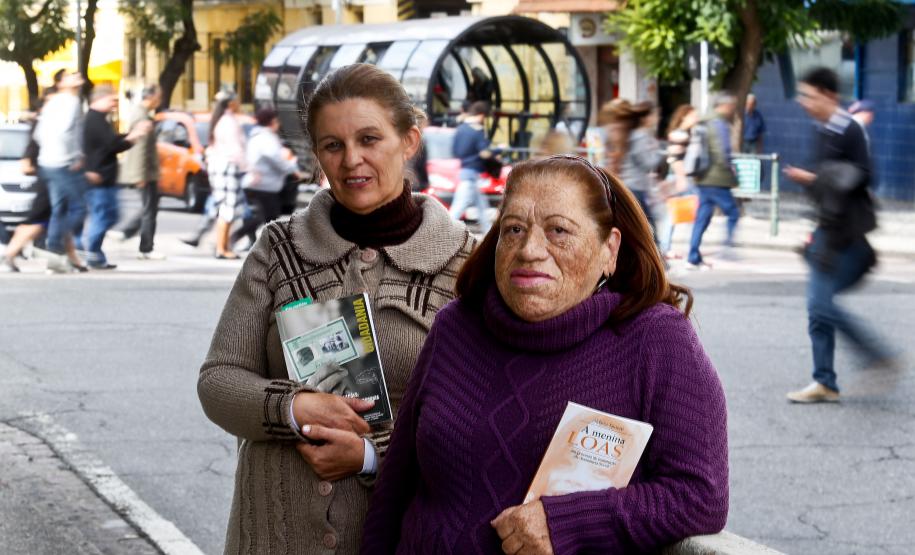 Dia do Assistente Social é comemorado nesta sexta-feira As assistentes sociais Maria Irene Schemes e Deizy Russi trabalham no Centro de Referência e Atendimento à Mulher em Situação de Violência, em Curitiba.
Foto – Rogério Machado