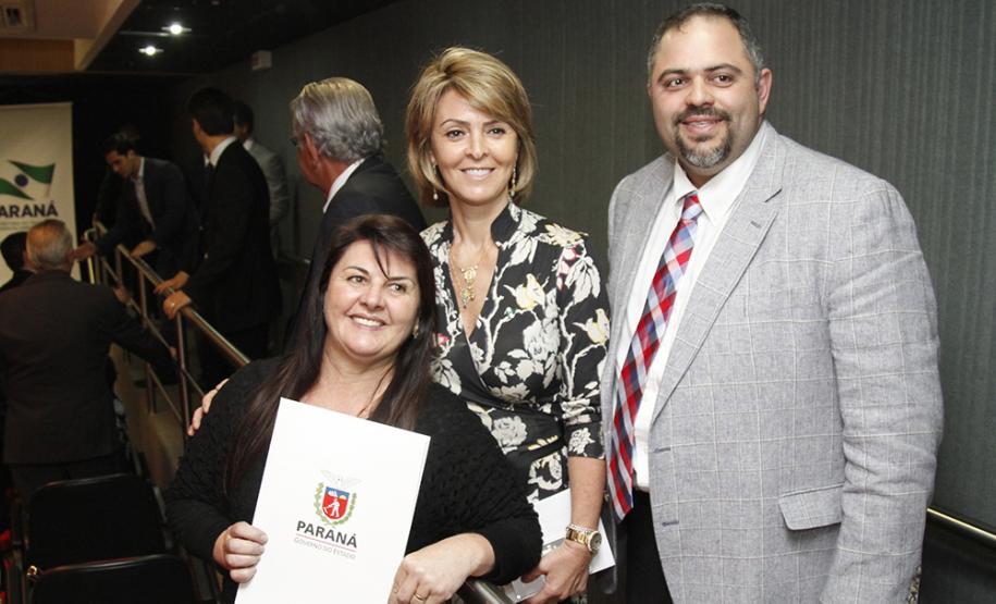 Governador Beto Richa e a secretária do Trabalho e Desenvolvimento Social, Fernanda Richa, assinam Termo de Convênio para Cofinanciamento do Serviço de Acolhimento de Adultos (Centro POP) e dos Serviços de Proteção e atendimento especializado às Famílias e Invididuos (PAEFI).Curitiba, 28/09/2015.Foto: Rogério Machado /SECS