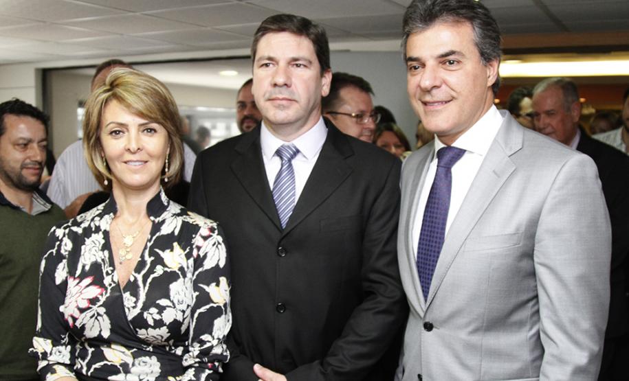 Governador Beto Richa e a secretária do Trabalho e Desenvolvimento Social, Fernanda Richa, assinam Termo de Convênio para Cofinanciamento do Serviço de Acolhimento de Adultos (Centro POP) e dos Serviços de Proteção e atendimento especializado às Famílias e Invididuos (PAEFI).Curitiba, 28/09/2015.Foto: Rogério Machado /SECS