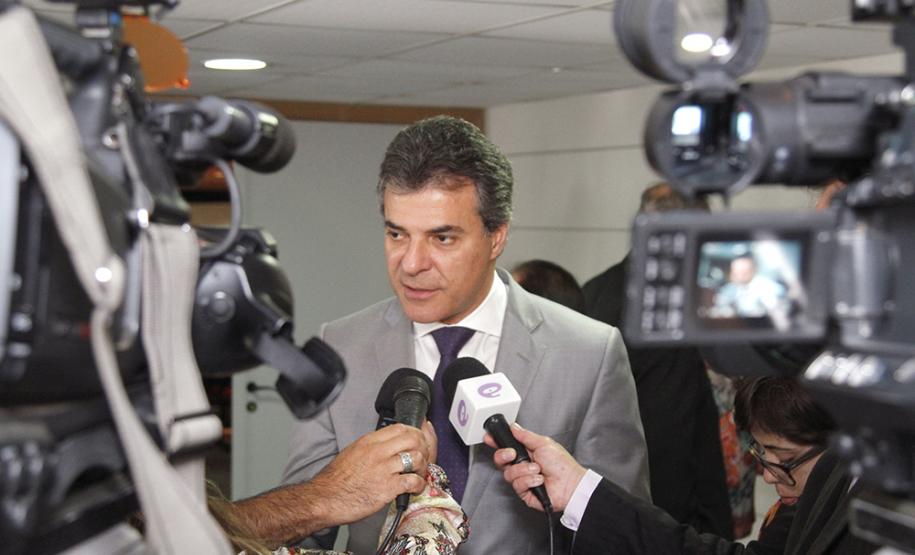 Governador Beto Richa e a secretária do Trabalho e Desenvolvimento Social, Fernanda Richa, assinam Termo de Convênio para Cofinanciamento do Serviço de Acolhimento de Adultos (Centro POP) e dos Serviços de Proteção e atendimento especializado às Famílias e Invididuos (PAEFI).Curitiba, 28/09/2015.Foto: Rogério Machado /SECS